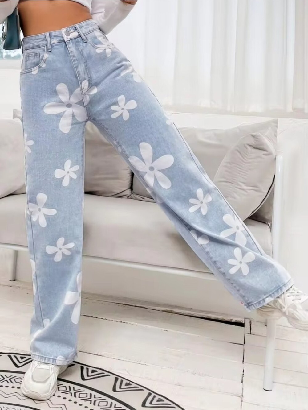 SHEIN | Light Blue Floral Pattern Straight-Leg Women’s Jeans
